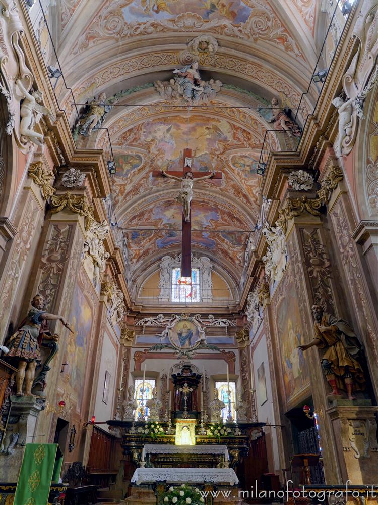 Momo (Novara, Italy) - Presbytery and choir of the Church of the Nativity of the Virgin Mary